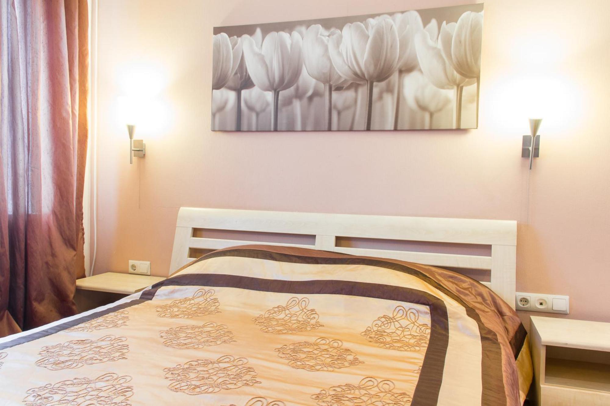 Alex Apartments Near Kreshatik St Kyiv Room photo
