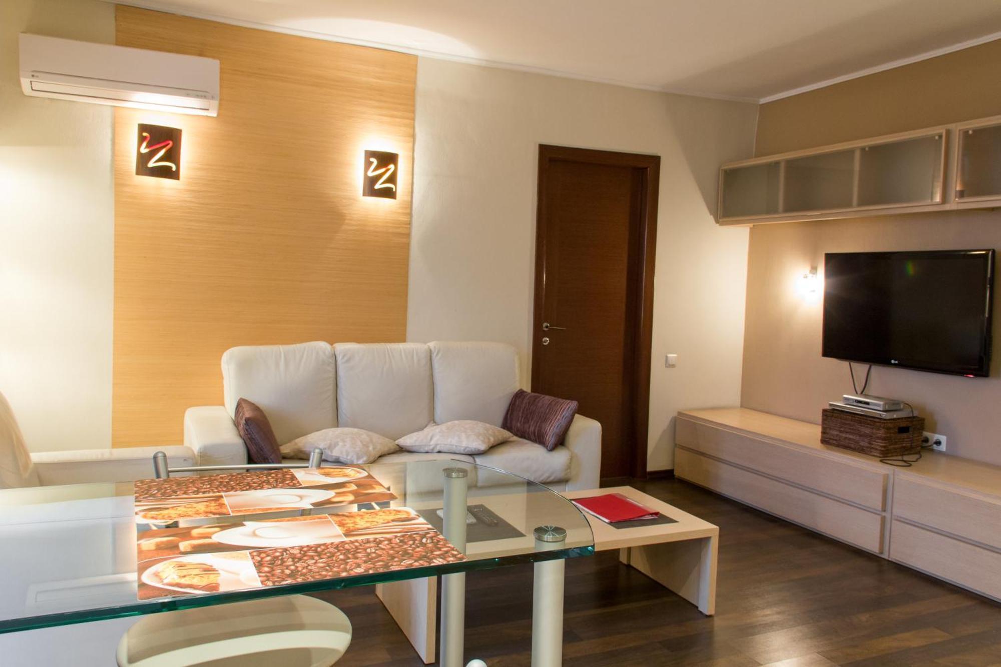 Alex Apartments Near Kreshatik St Kyiv Room photo