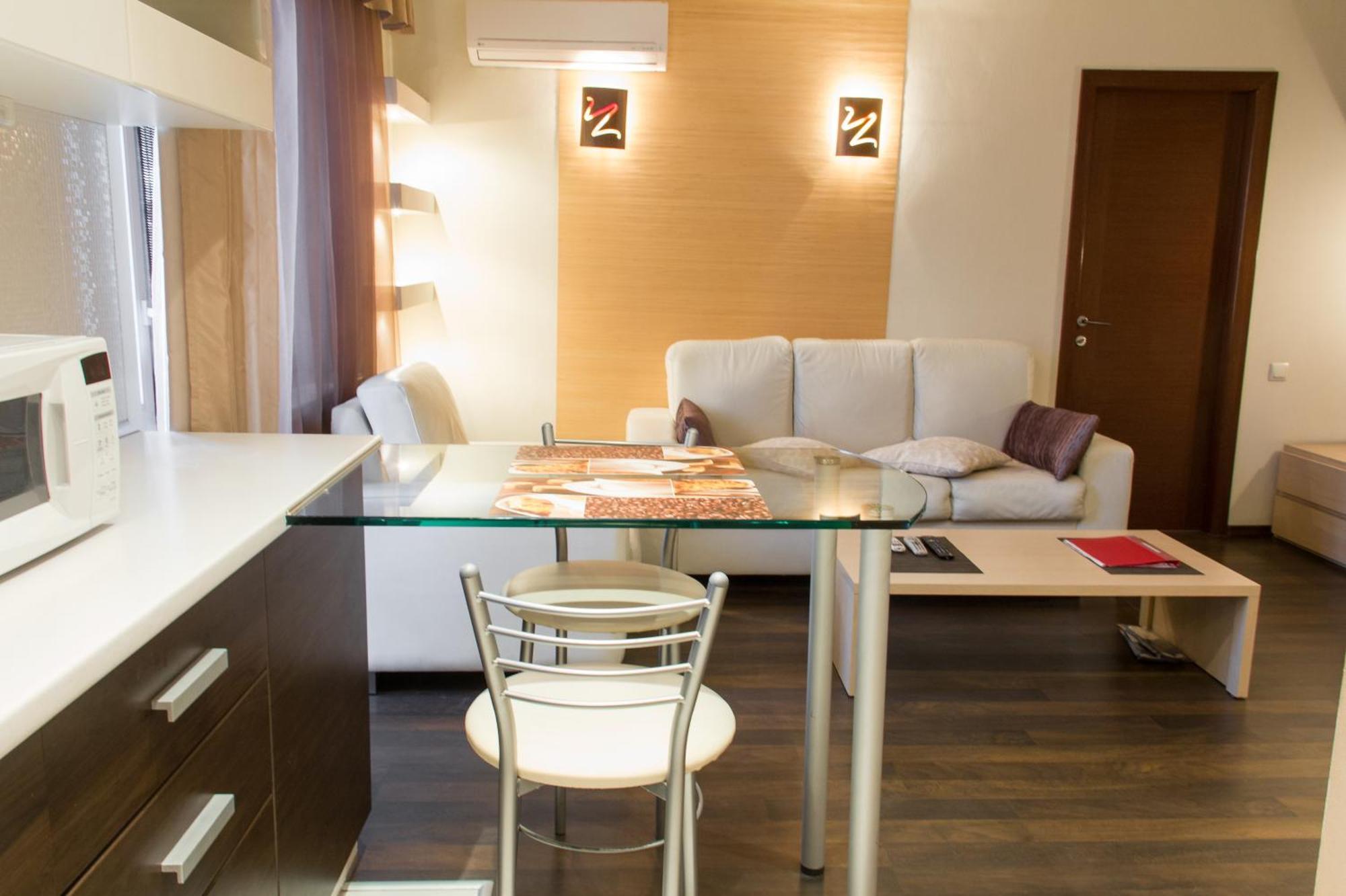 Alex Apartments Near Kreshatik St Kyiv Room photo